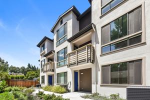 featured image of 951 Woodside Rd