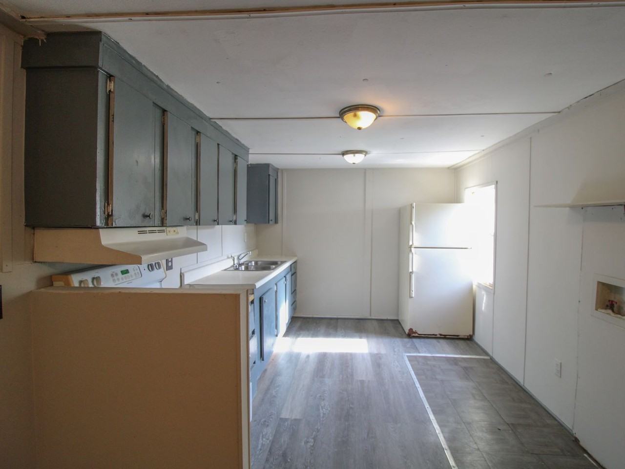 14 Simpson Rd - Photo 7 of 16