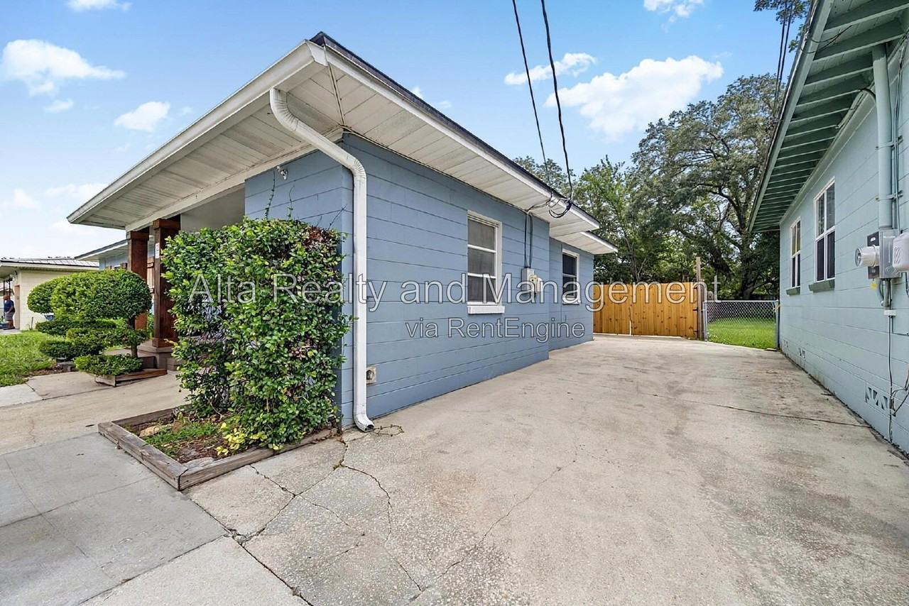 4603 Jammes Rd - Photo 3 of 37