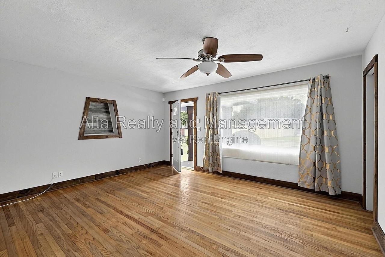 4603 Jammes Rd - Photo 6 of 37