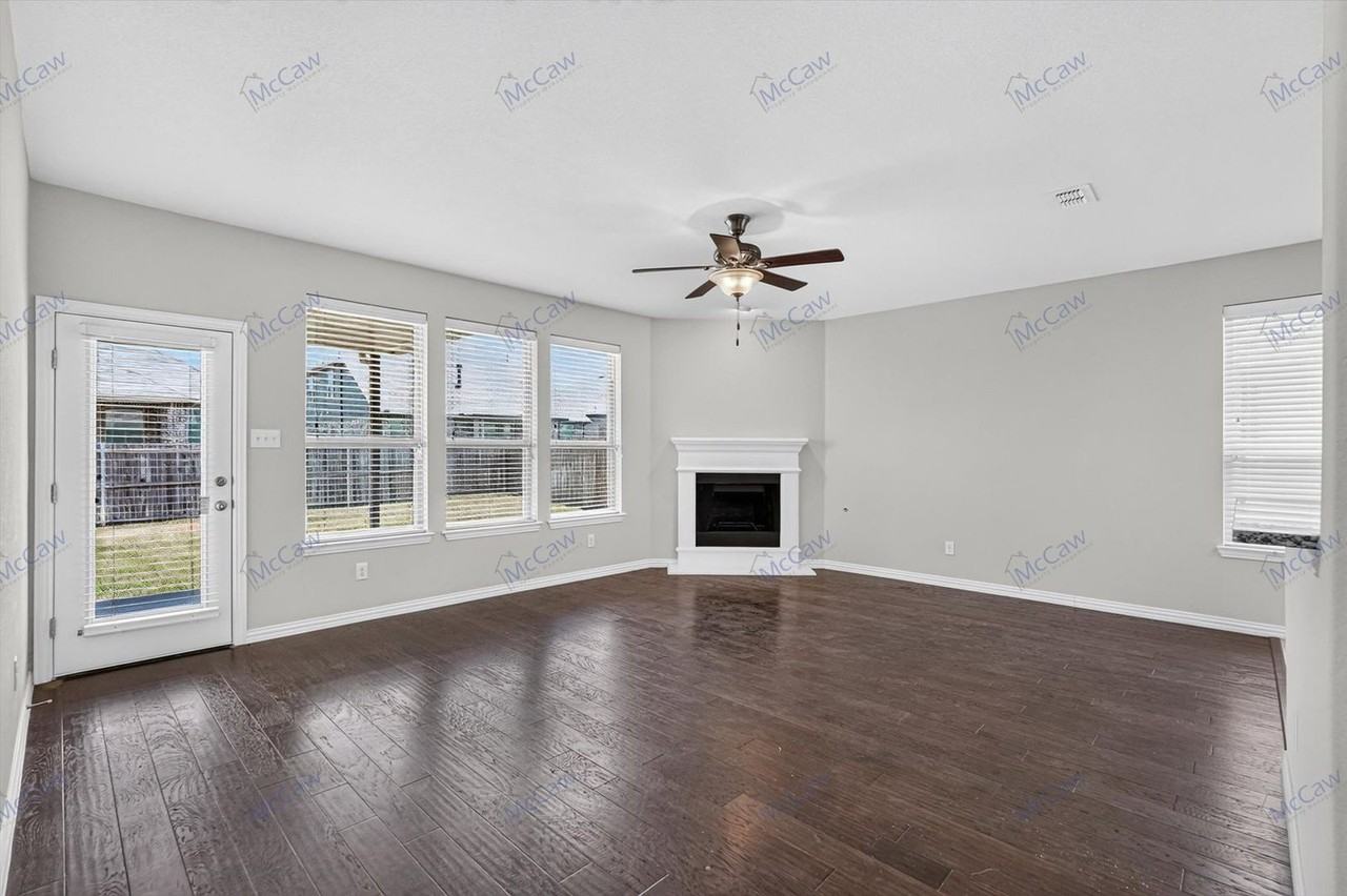 1314 Torrington Ln - Photo 2 of 23