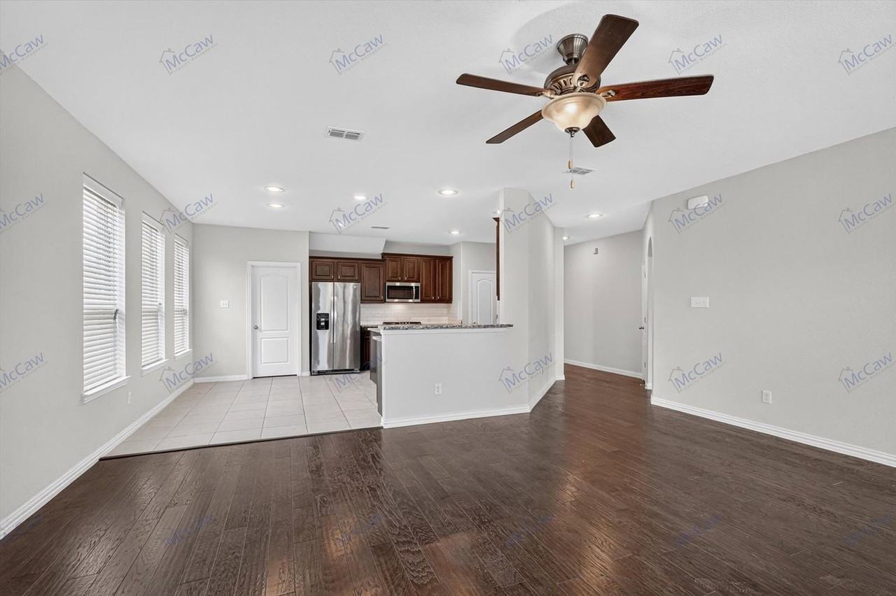 1314 Torrington Ln - Photo 3 of 23