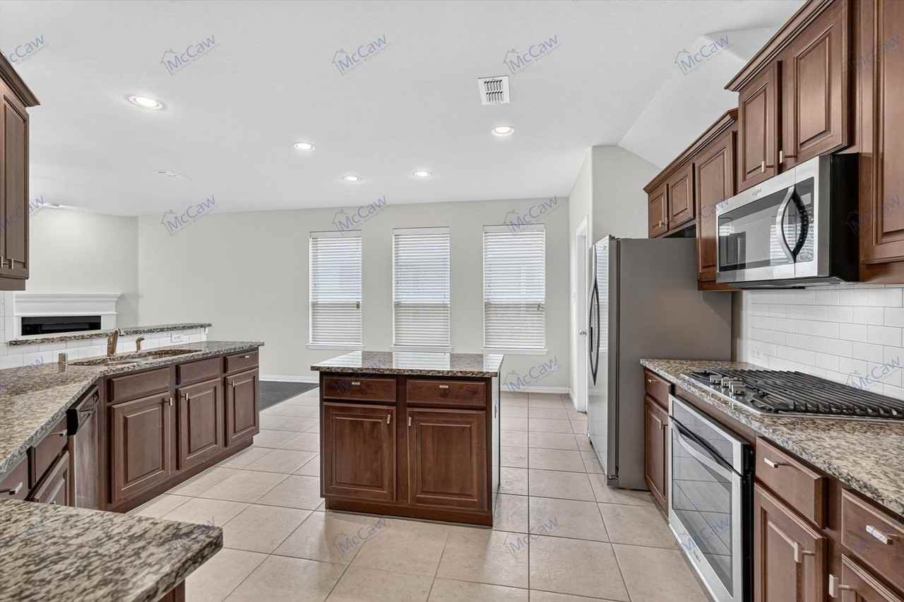 1314 Torrington Ln - Photo 5 of 23