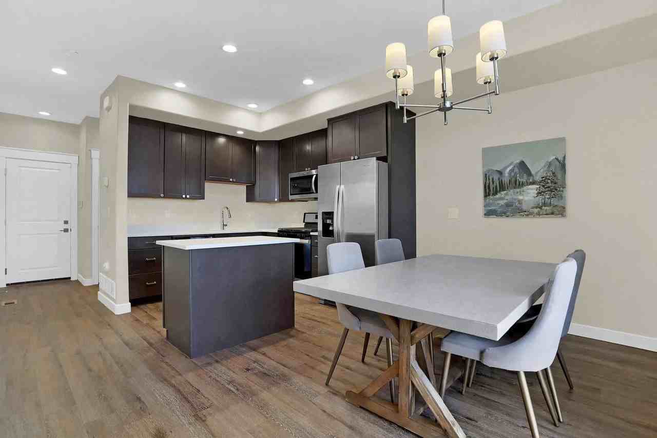 3792 Venice Grv - Photo 6 of 24