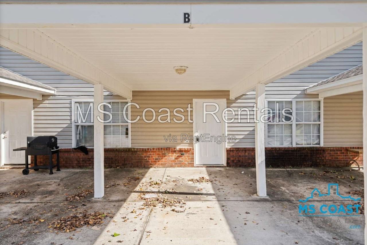 2636 N 10th St #B - Photo 2 of 25