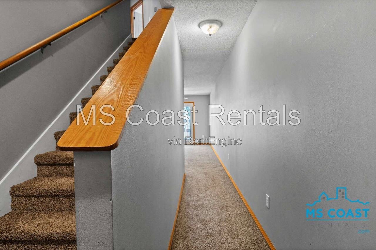 2636 N 10th St #B - Photo 3 of 25