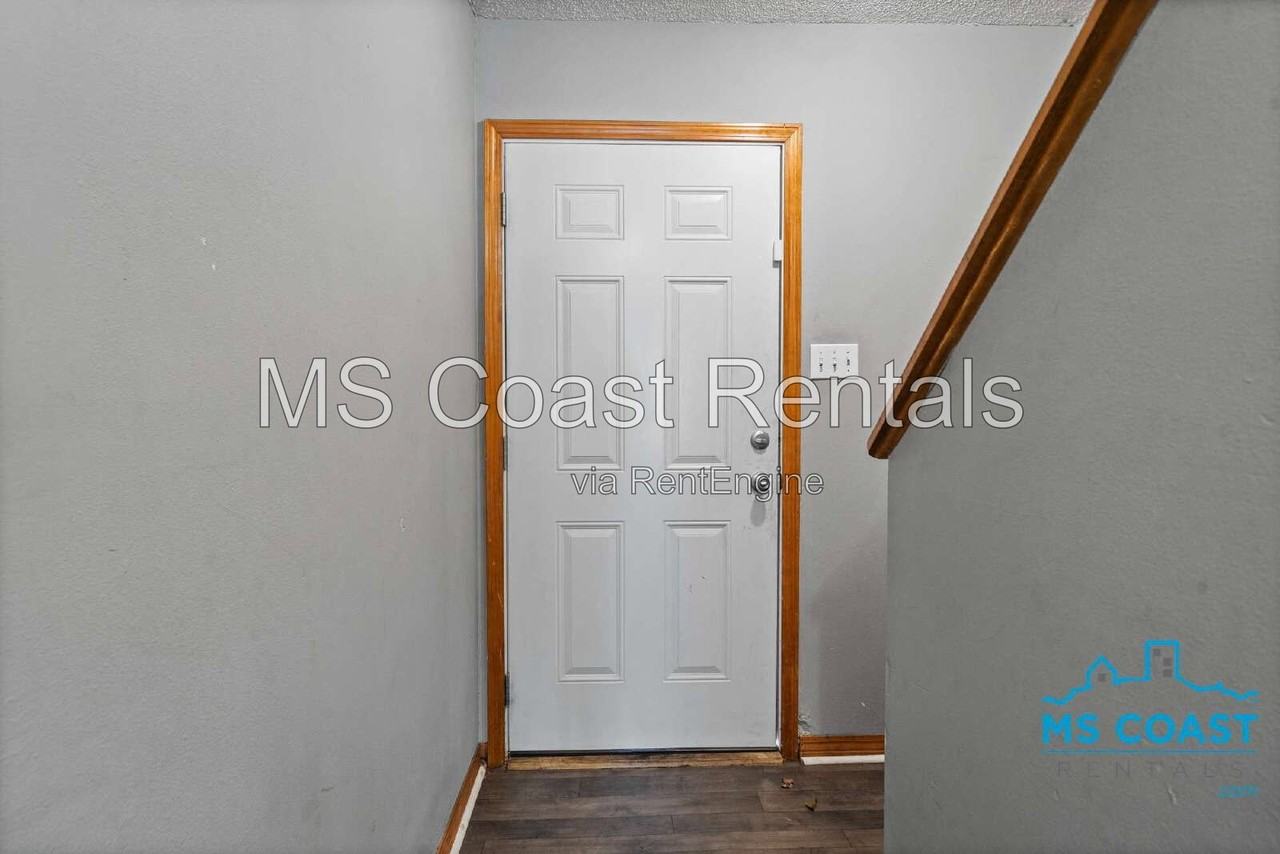 2636 N 10th St #B - Photo 4 of 25