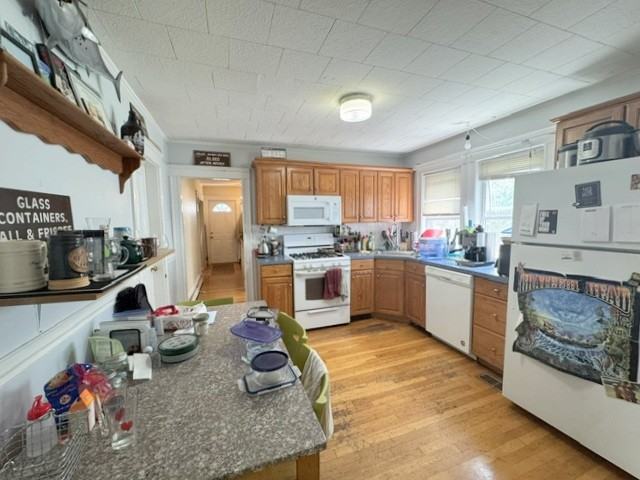118 Holton St #1 - Photo 5 of 19