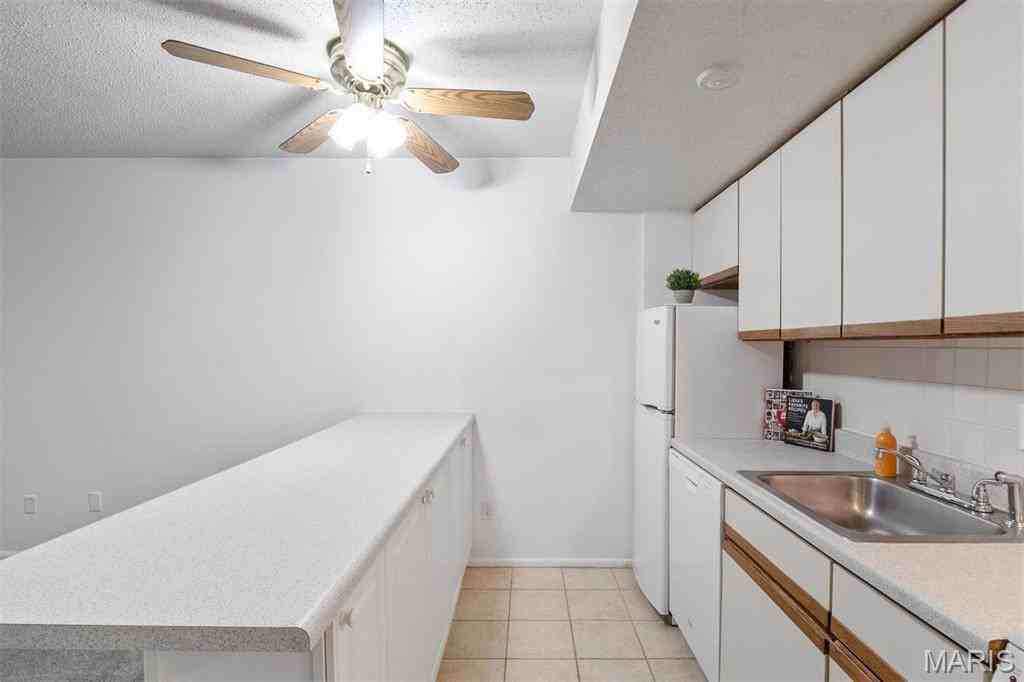 4355 Maryland Ave #432 - Photo 6 of 14