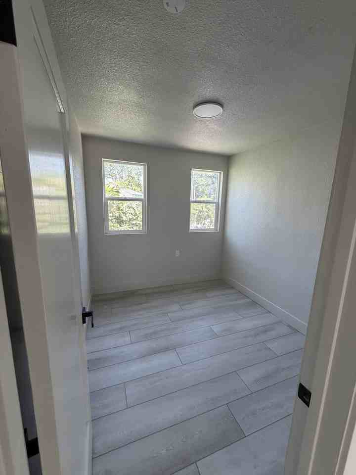 2212 10th St #NA - Photo 3 of 6