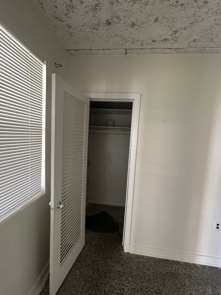 537 18th St #206 - Photo 7 of 14
