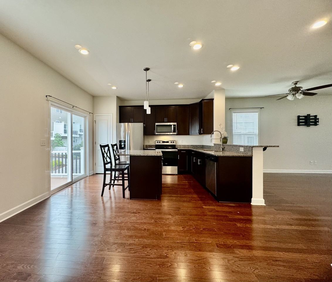 John Adams Dr #325 - Photo 4 of 20