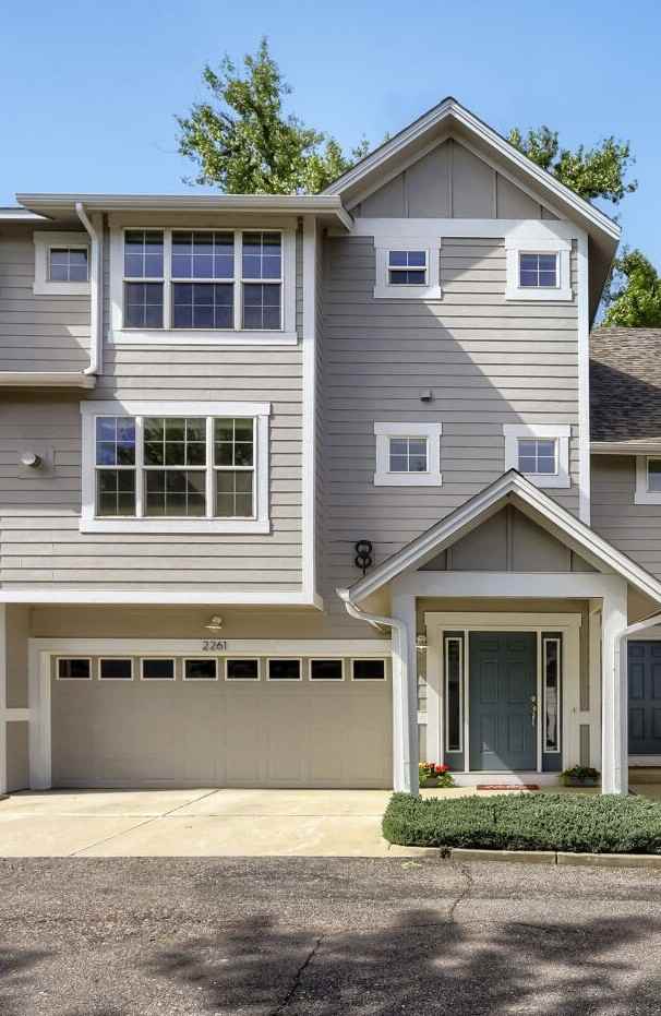 2261 Watersong Cir - Photo 2 of 33
