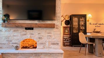 featured image of 693 S Grant Ln #693