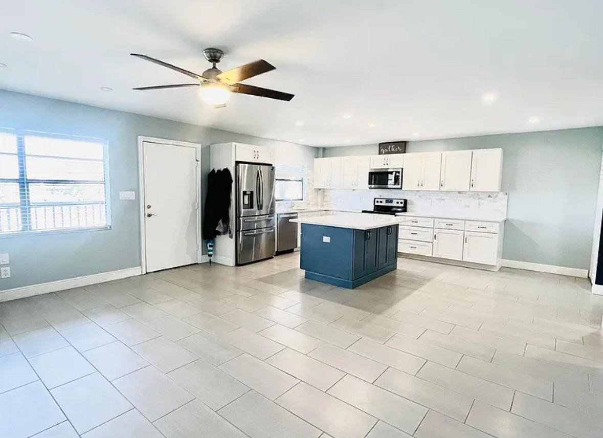 12500 Capri Cir N #203 - Photo 2 of 20