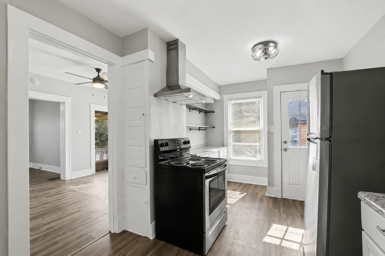 541 Adams St #541 - Photo 3 of 9