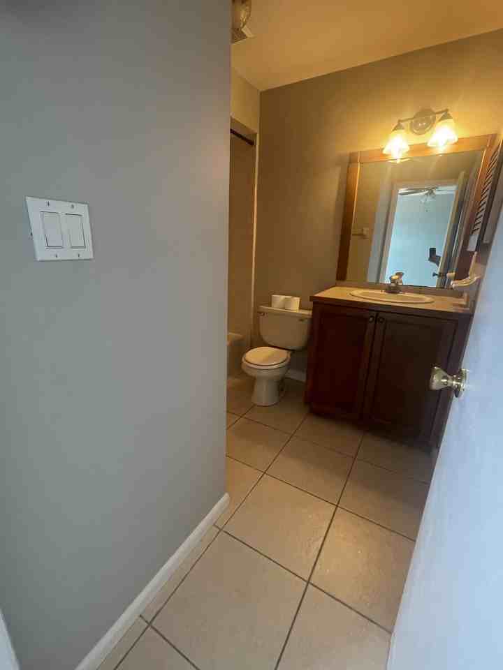 2647 St Josephs Dr W - Photo 4 of 20