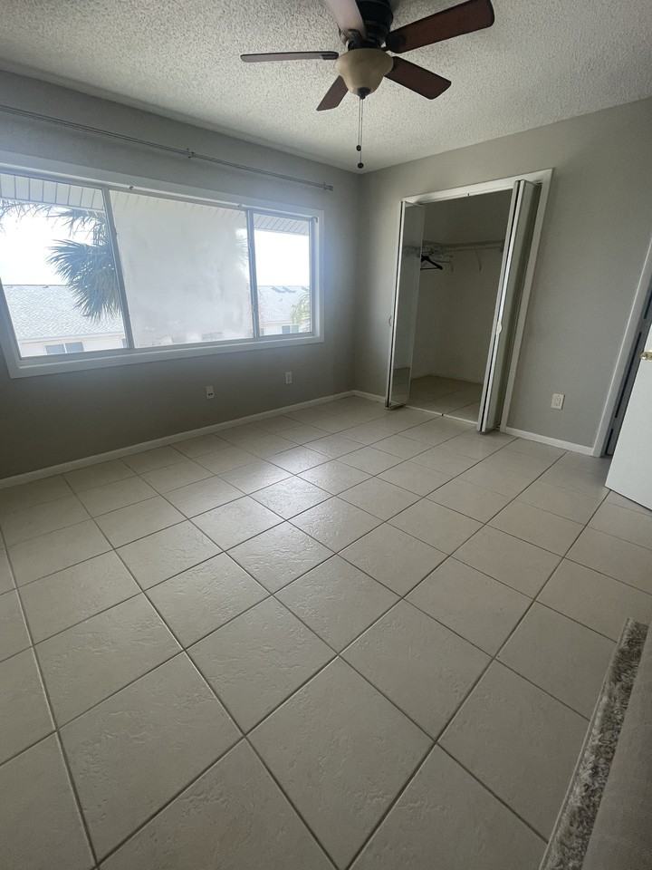 2647 St Josephs Dr W - Photo 7 of 20