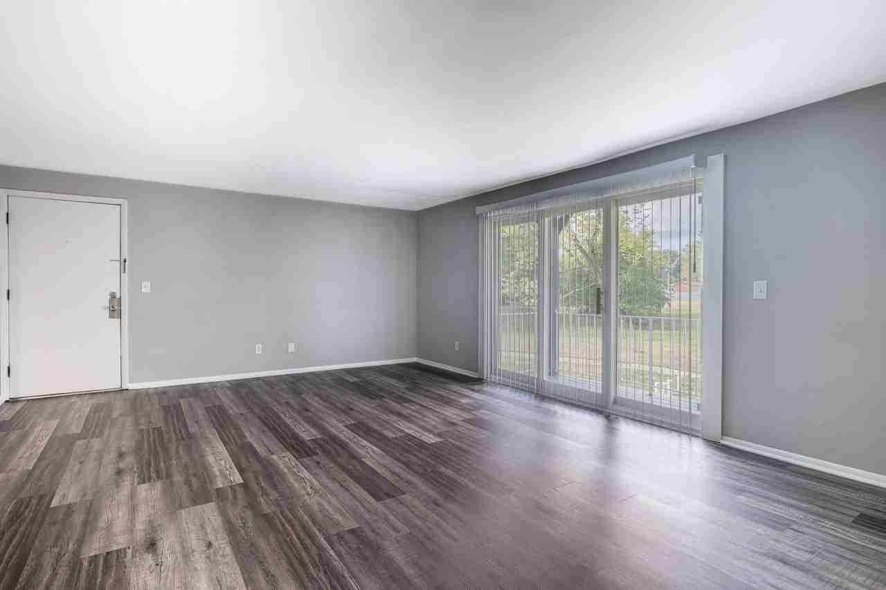 4420 - 4440  Flowerdale Avenue - Photo 5 of 16