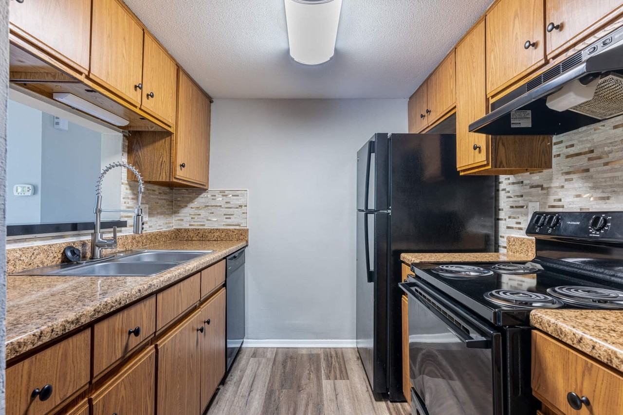4420 - 4440  Flowerdale Avenue - Photo 7 of 16
