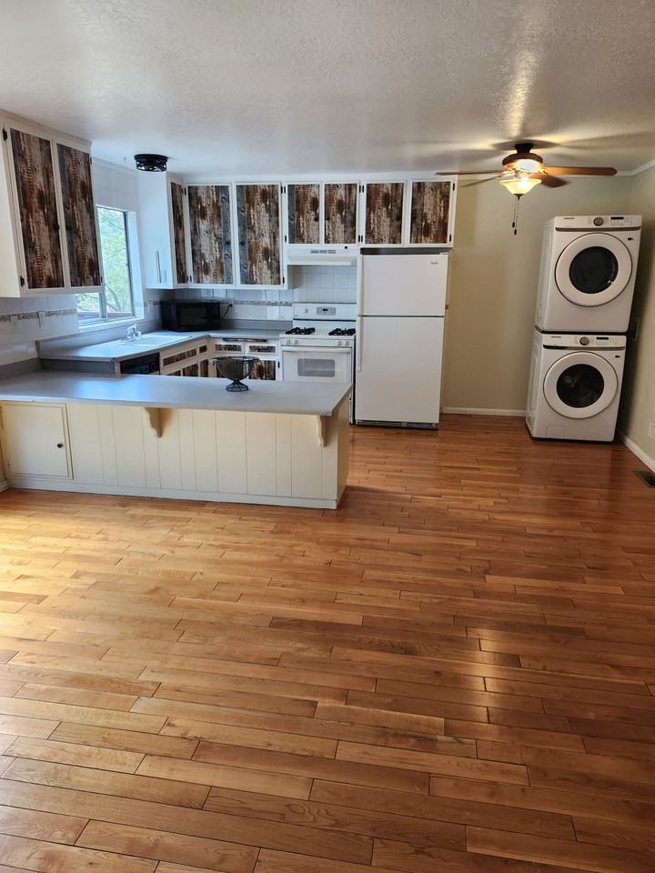 1235 Lovers Ln #NA - Photo 5 of 15