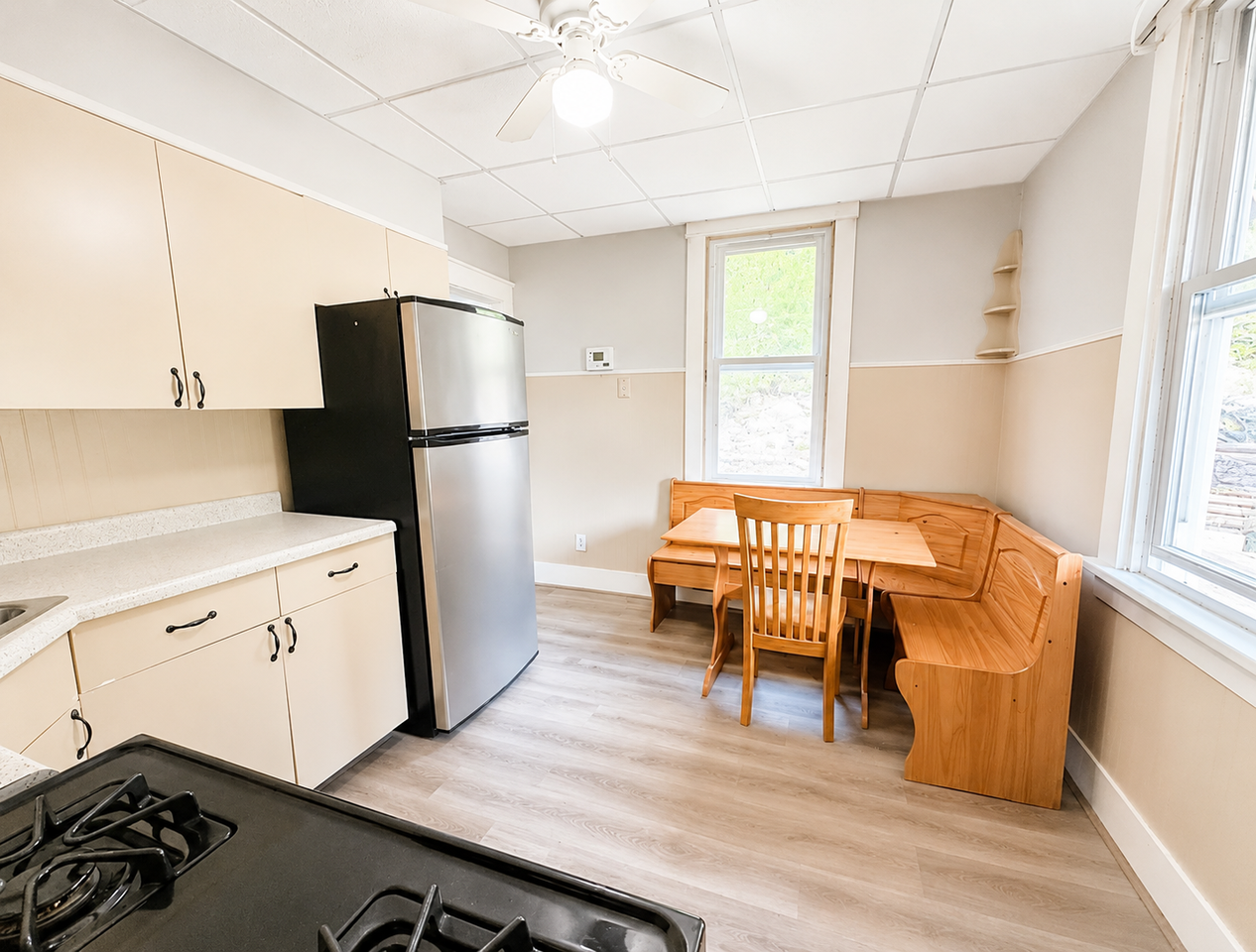653 5th St - Photo 3 of 8