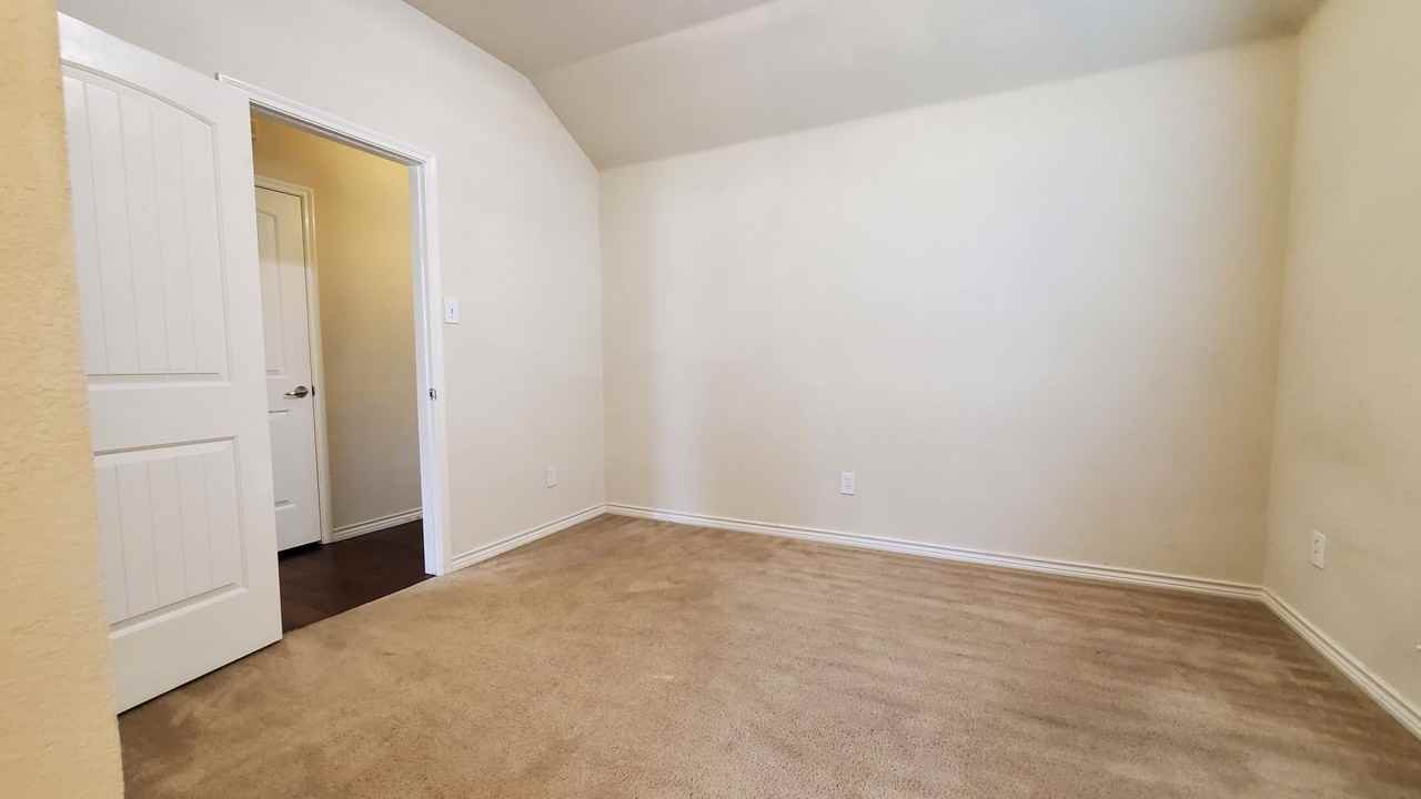 301 Ponderosa Trl - Photo 6 of 32