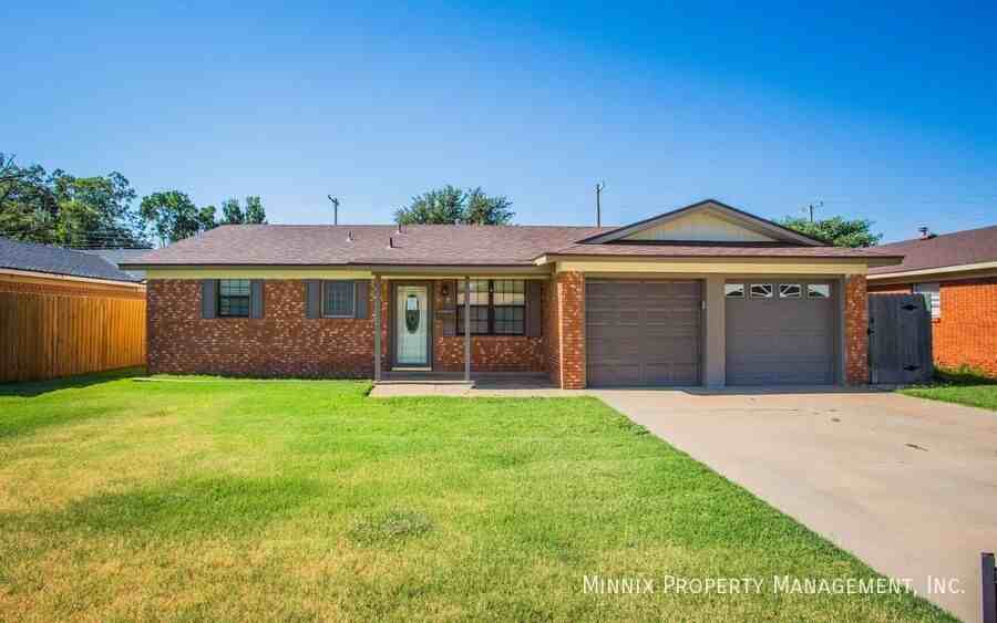 5523 17th Pl - Photo 4 of 40