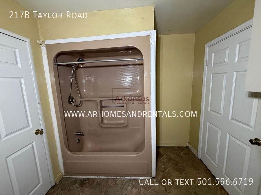 217B Taylor Rd - Photo 6 of 11