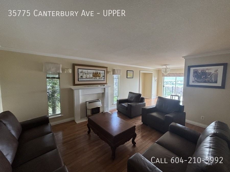 35775 Canterbury Ave - Photo 2 of 15