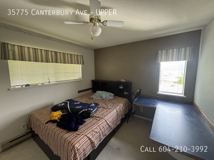 35775 Canterbury Ave - Photo 4 of 15