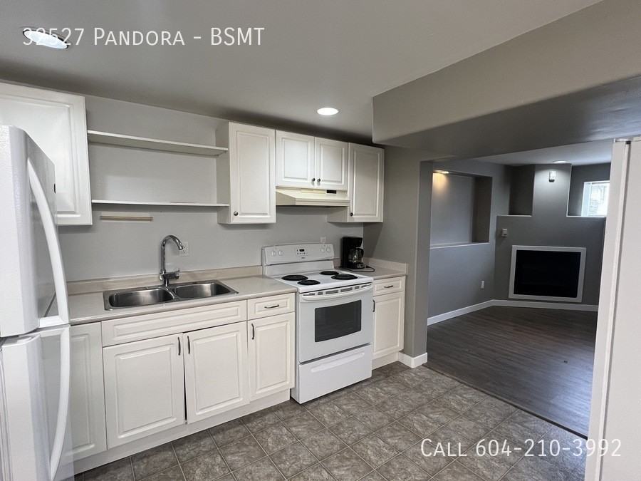 32527 Pandora Ave #BS - Photo 2 of 10