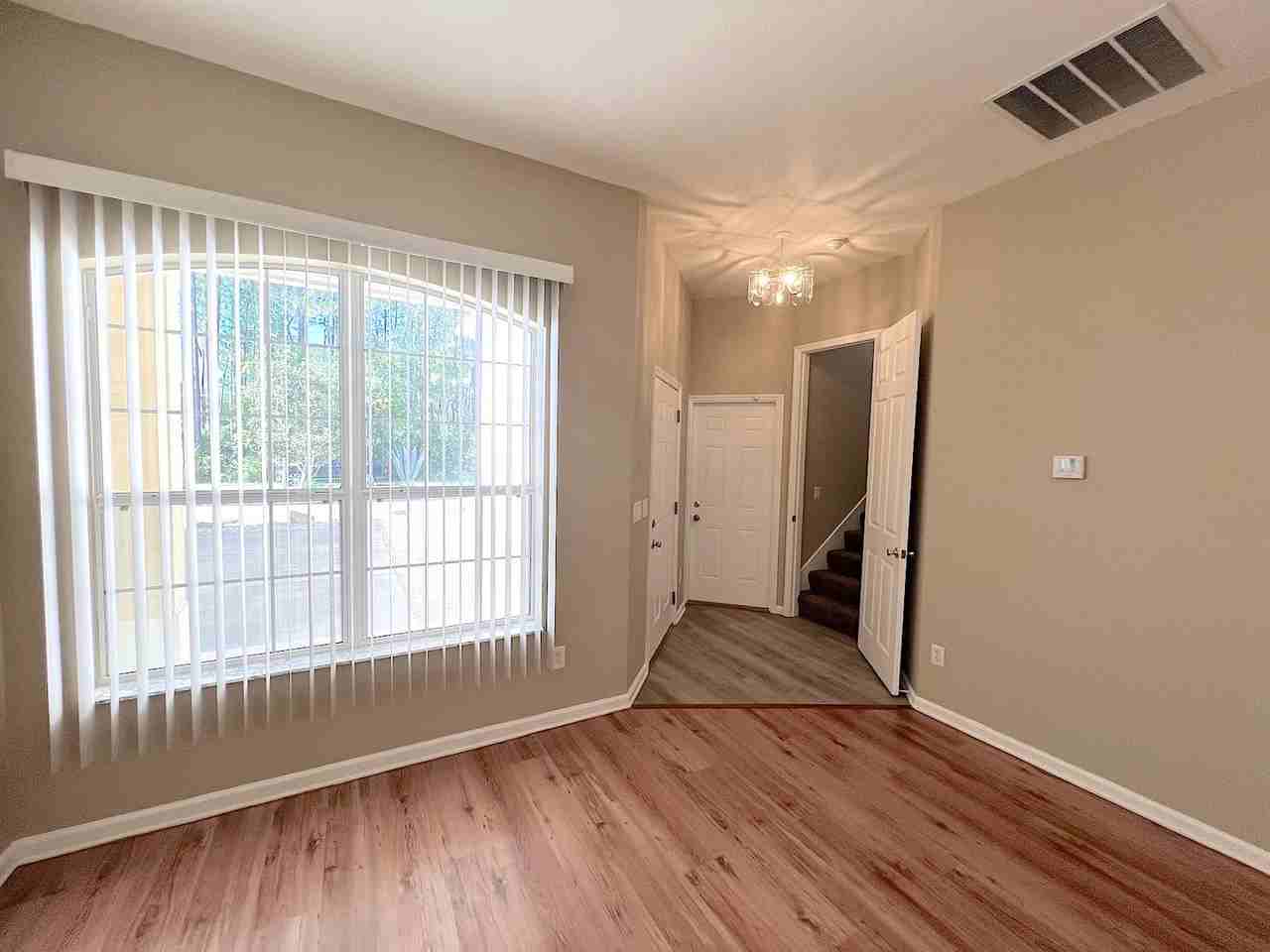 20 Regis Ln - Photo 6 of 43