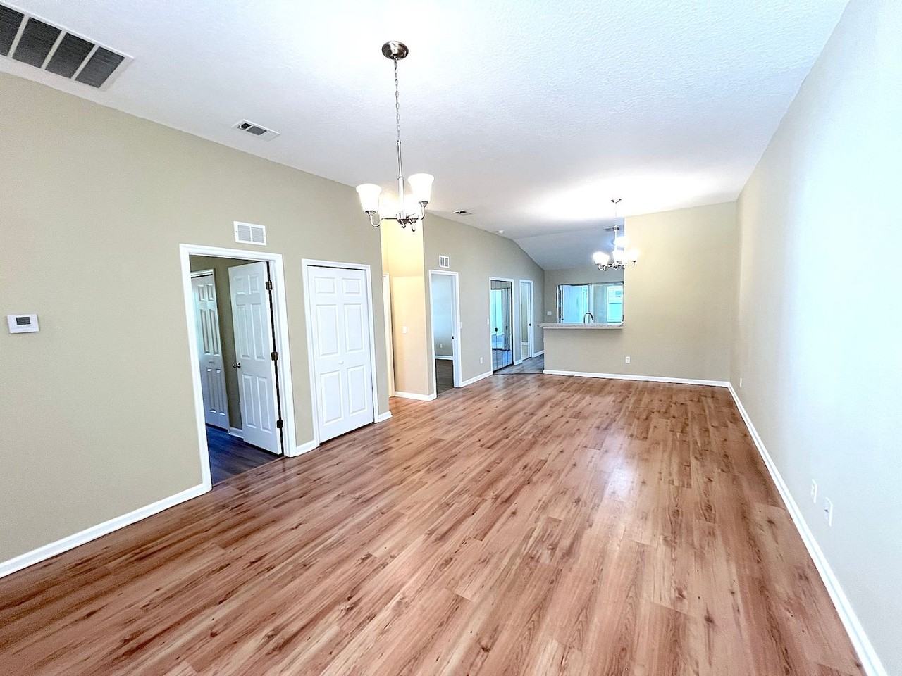 20 Regis Ln - Photo 7 of 43