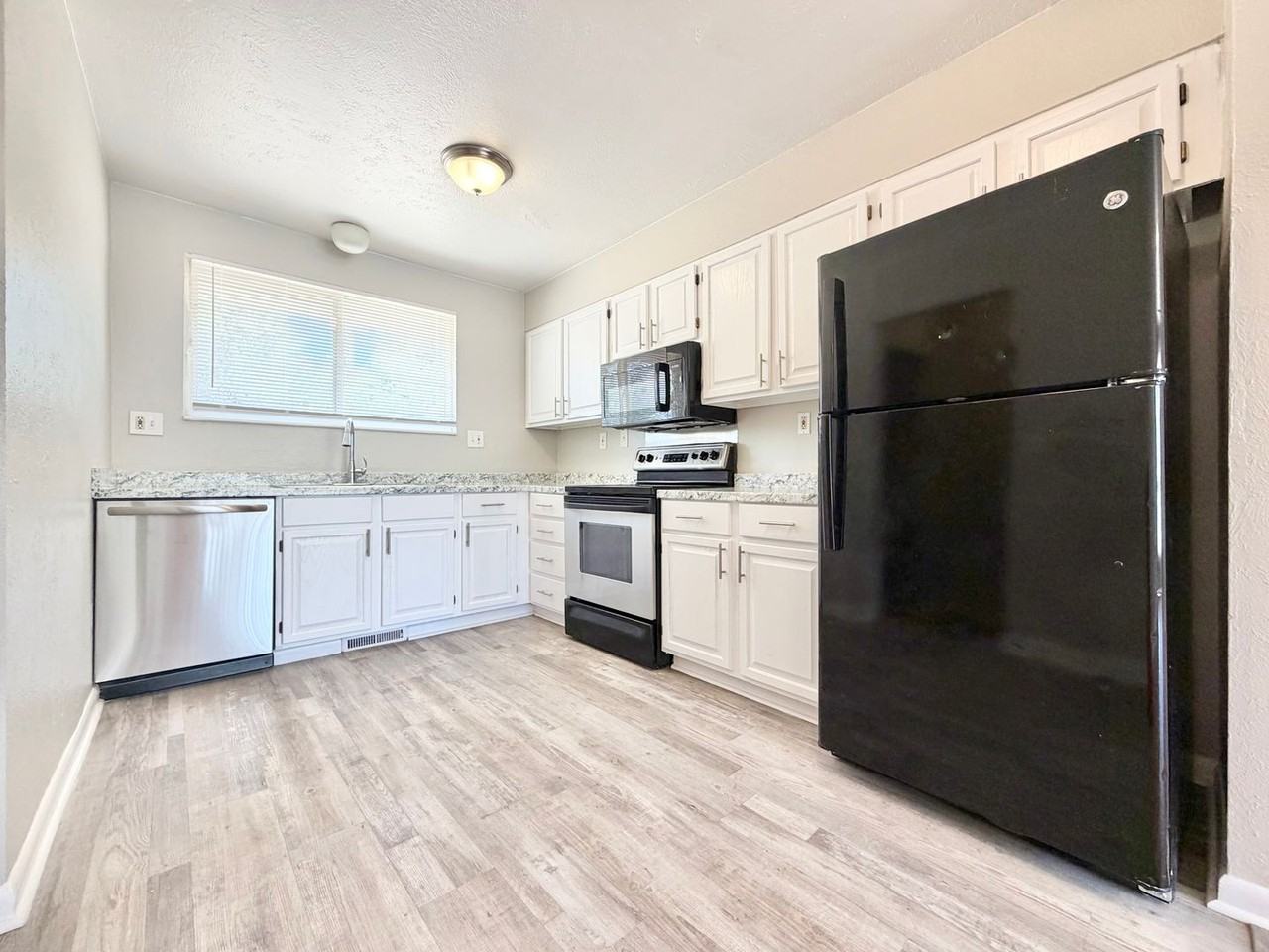 87 Newland St - Photo 2 of 22