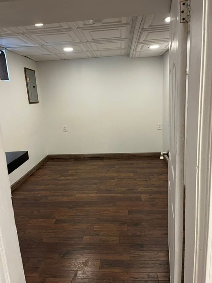 121 E Scribner Ave - Photo 5 of 14