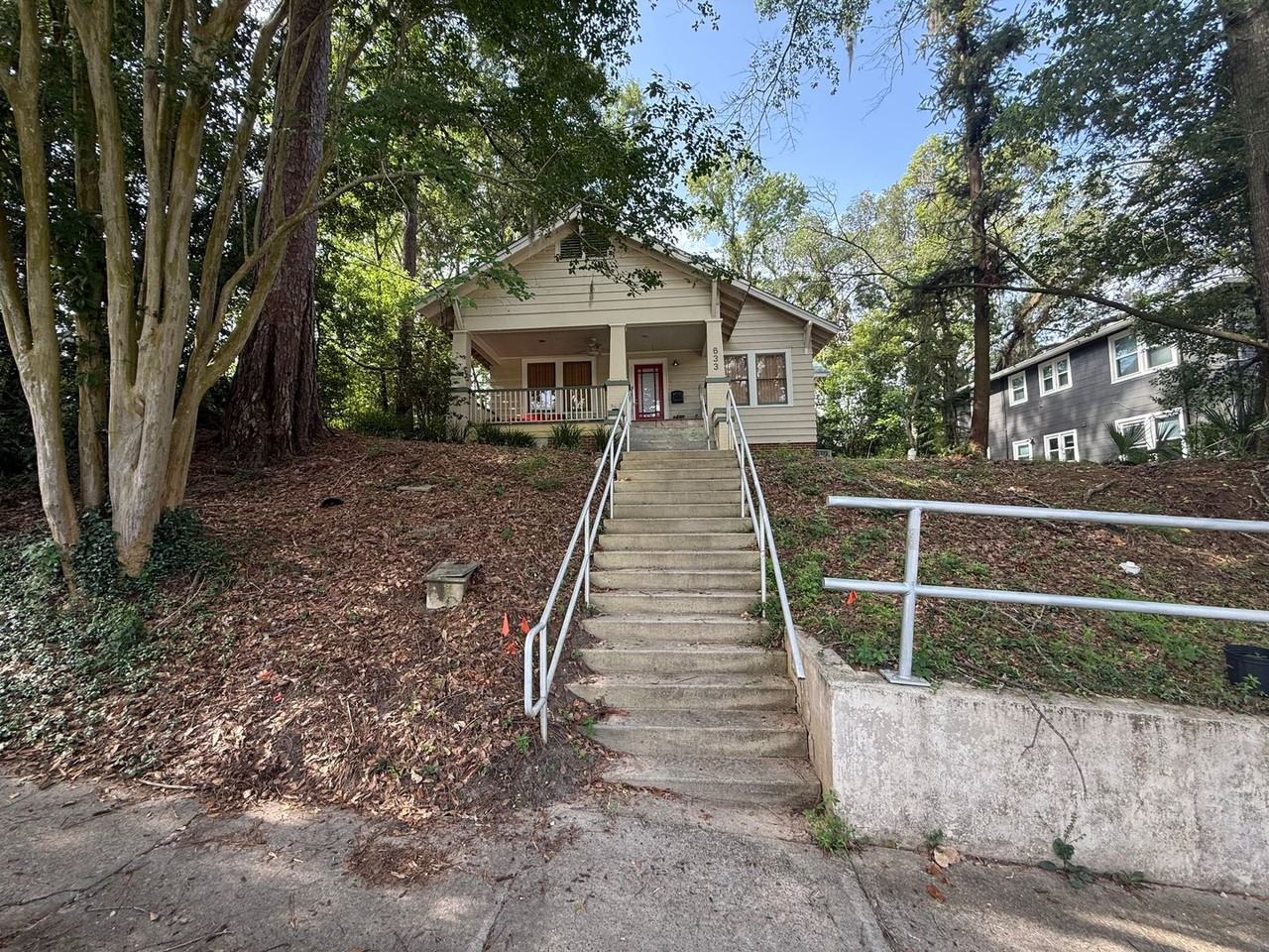 633 E Park Ave - Photo 2 of 16