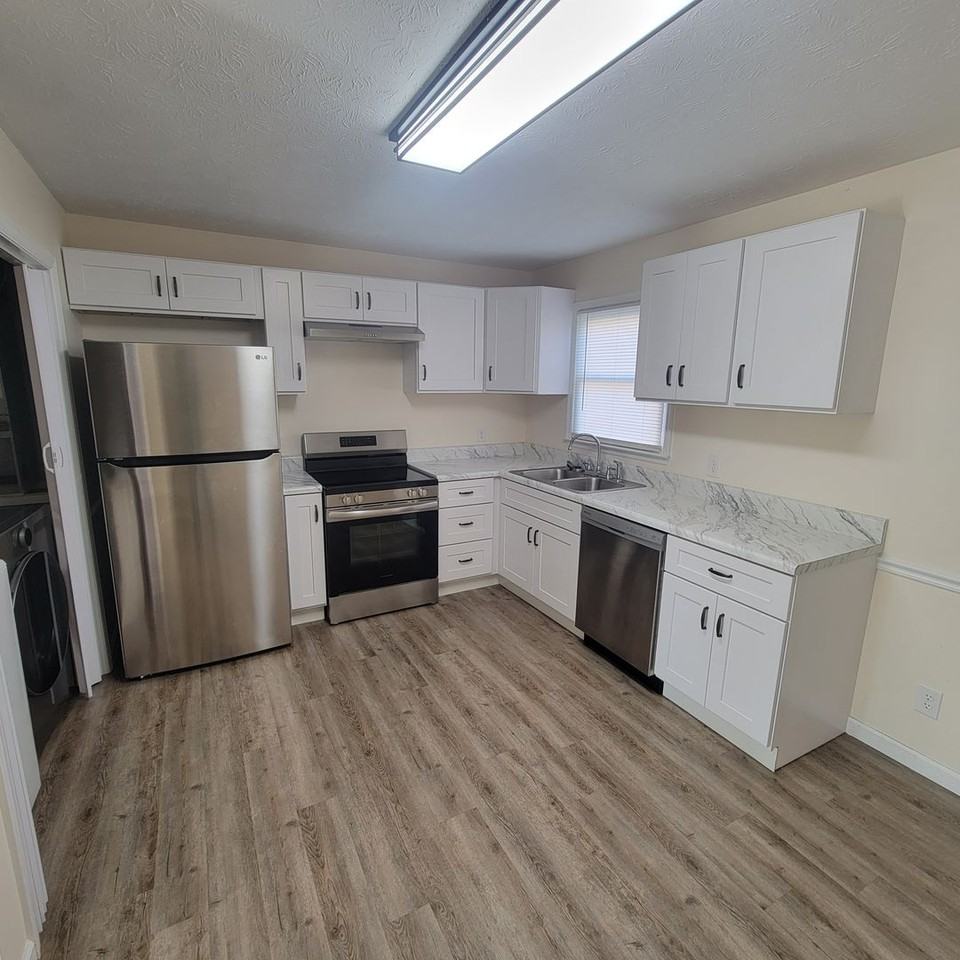 1819 Stargazer Dr - Photo 4 of 12