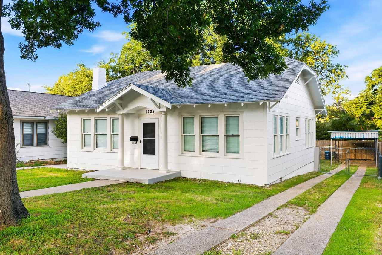 1705 Virginia Pl - Photo 2 of 23