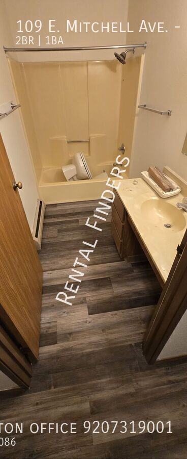 109 E Mitchell Ave #5 - Photo 7 of 9
