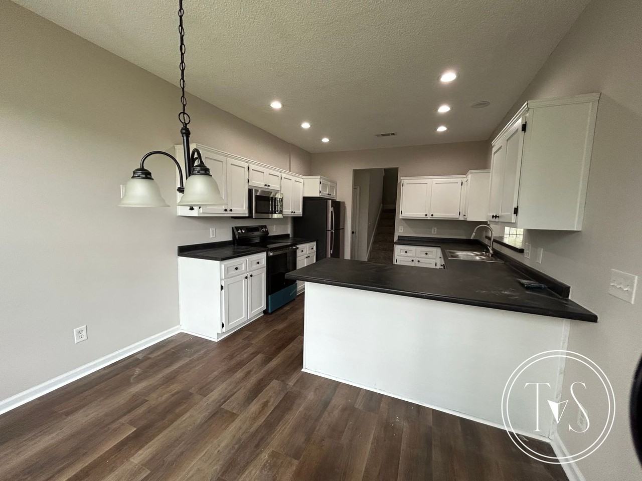 1825 Lawnwoods Dr - Photo 5 of 16