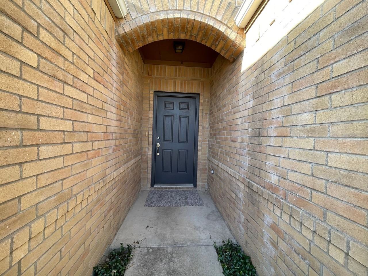 4533 Wheatland Dr - Photo 3 of 35
