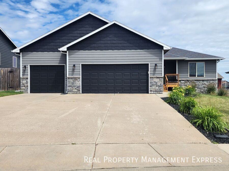 4032 S Homerun Ave - Photo 2 of 4
