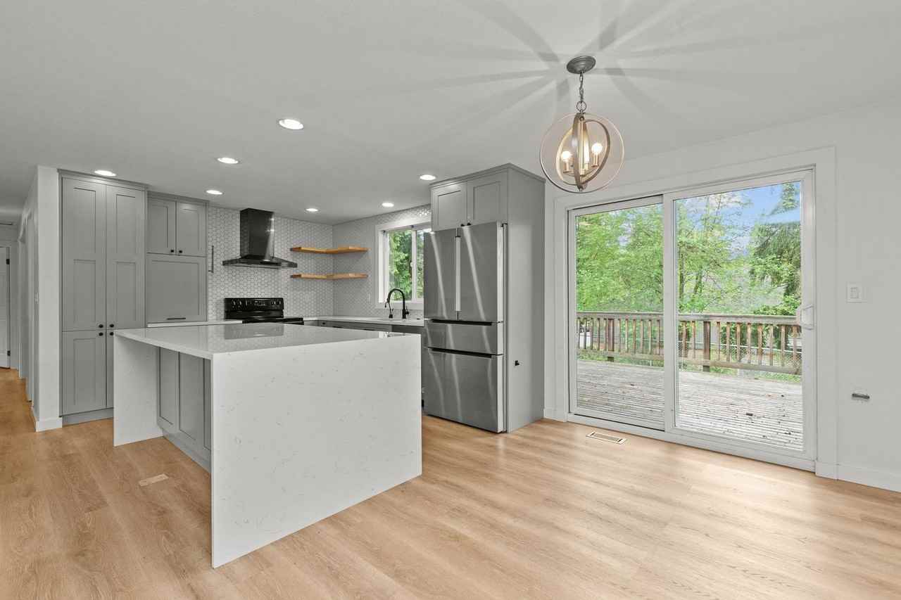2202 169th Pl Se - Photo 7 of 41