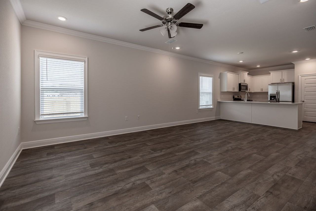 32444 River Rd N - Photo 2 of 15