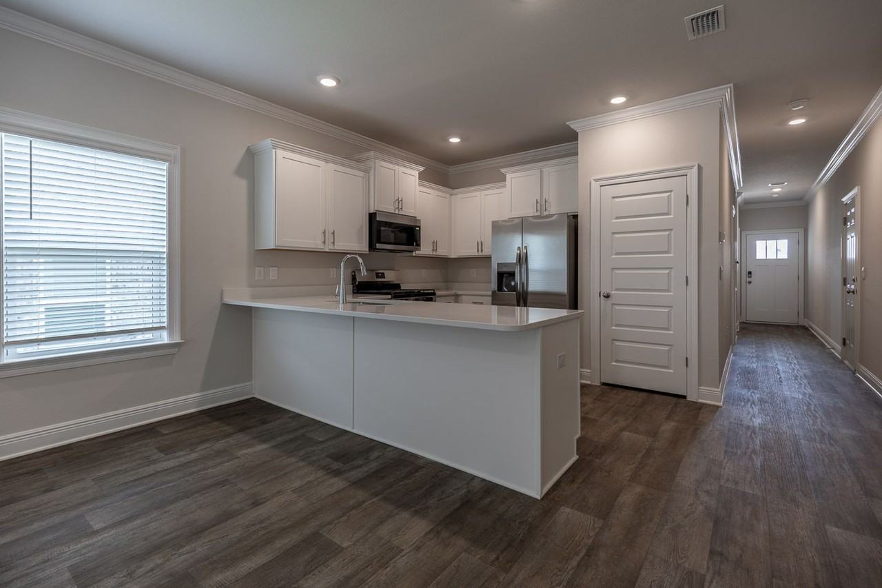 32444 River Rd N - Photo 3 of 15
