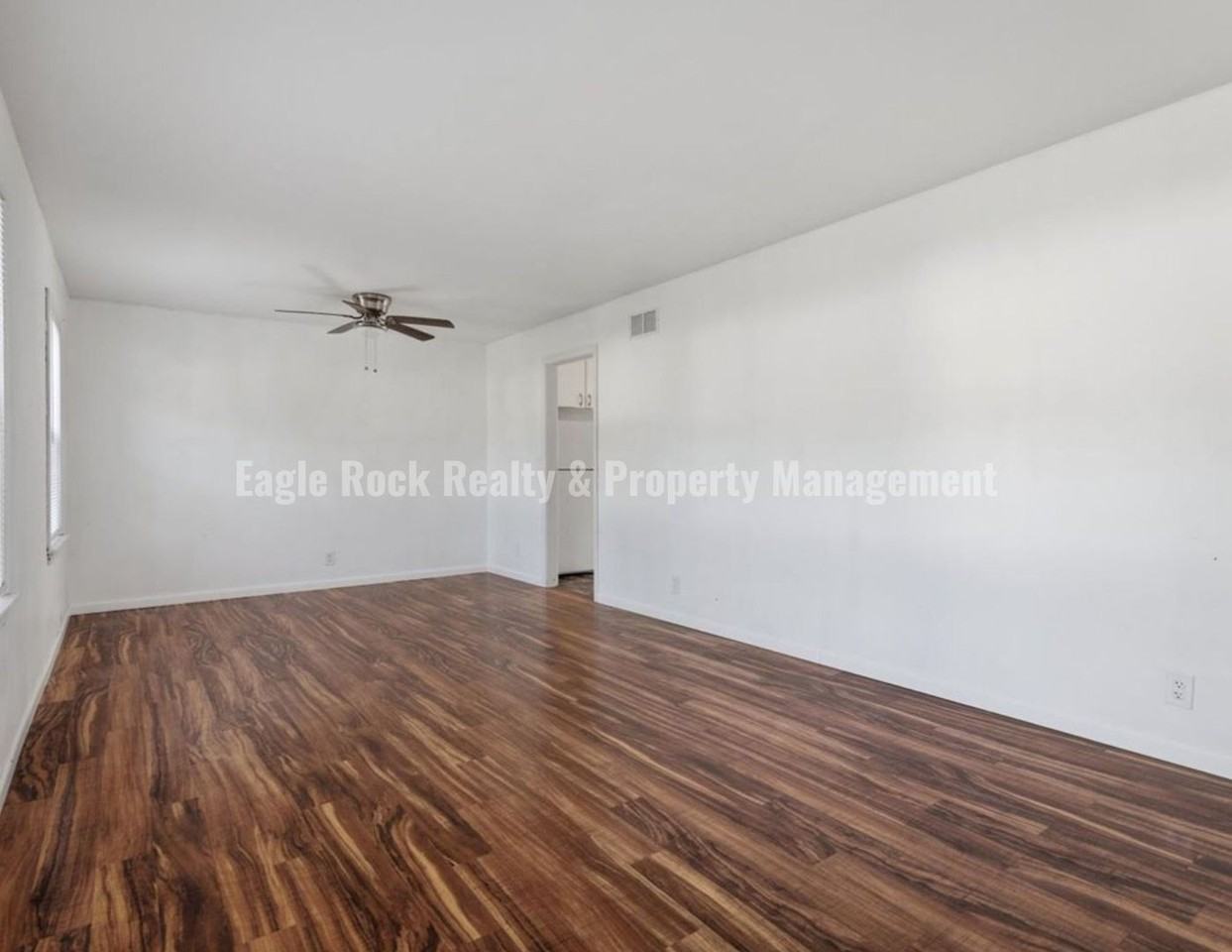 4341 N Iroquois Ave - Photo 4 of 20