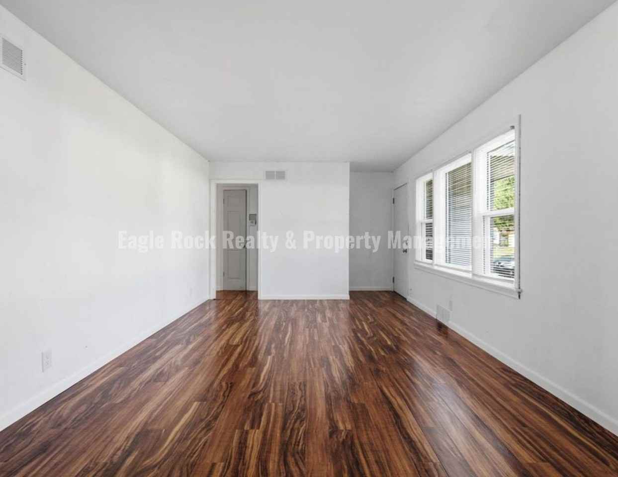 4341 N Iroquois Ave - Photo 6 of 20