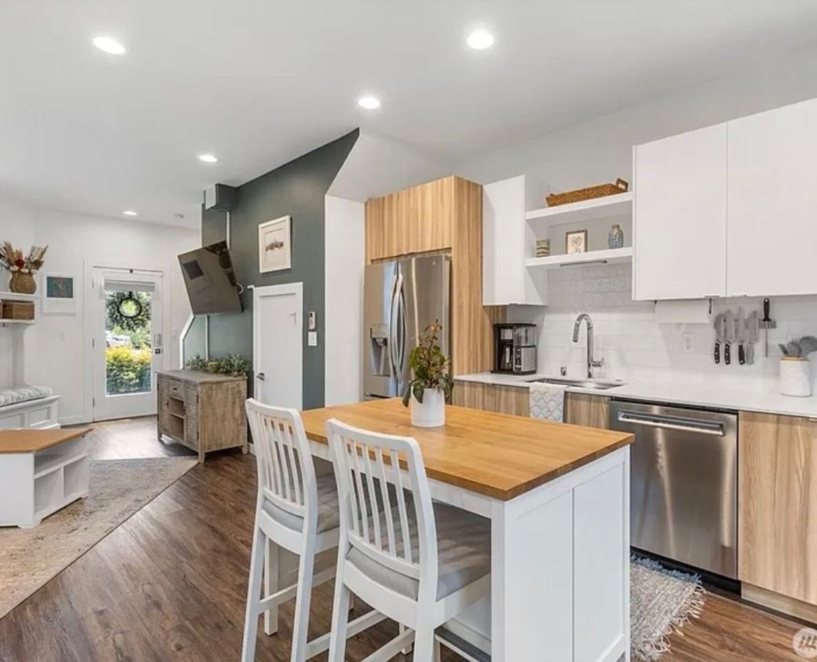 10710 Holman Rd Nw #H - Photo 5 of 27