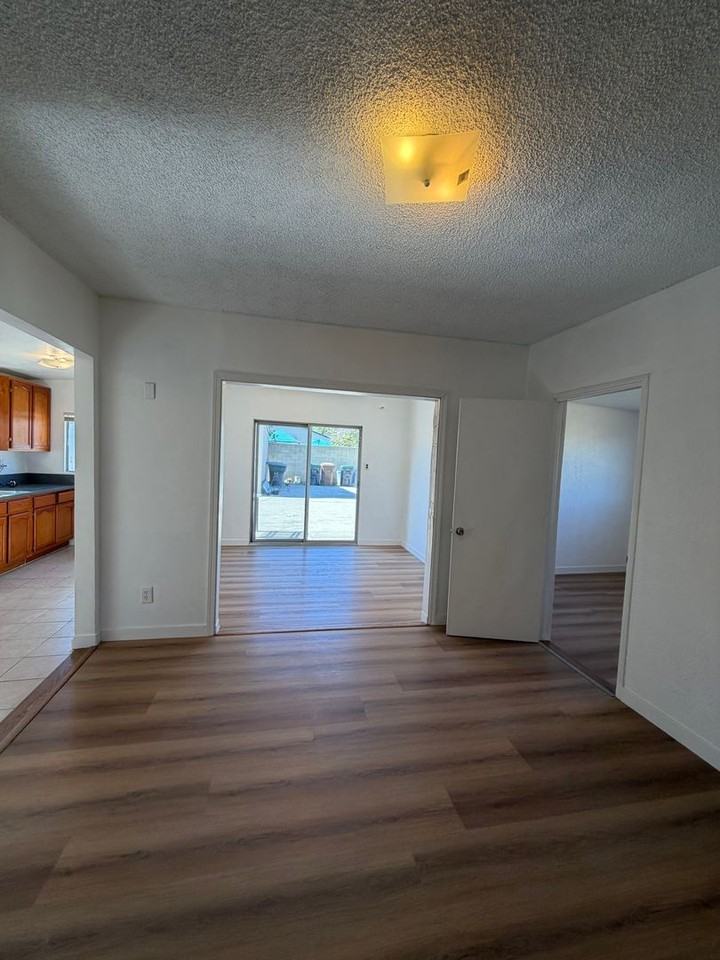10031 Larson Ave - Photo 5 of 11